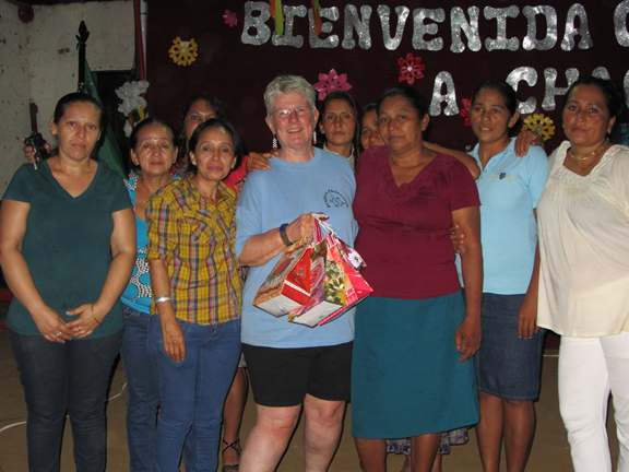The women of Chacocente present Cheryl with gifts of gratitude.